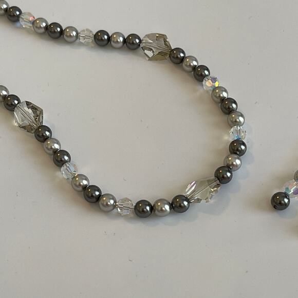 Clear Crystals & Gray Pearls Elegant Handcrafted  Beaded 18.5" Necklace - Picture 6 of 9